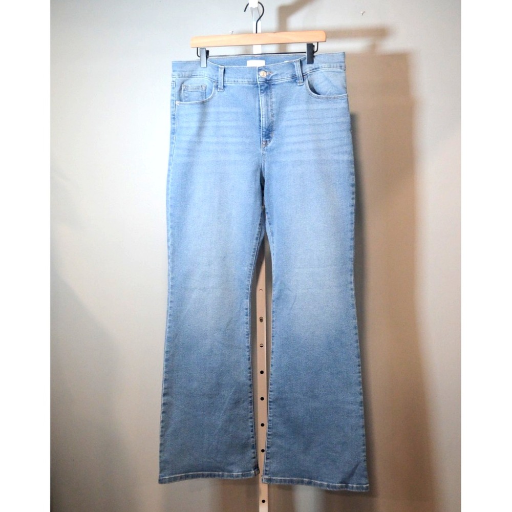 Jessica Simpson Women's High-rise Flare Jeans Size 16 Light Wash 5-Pocket Design